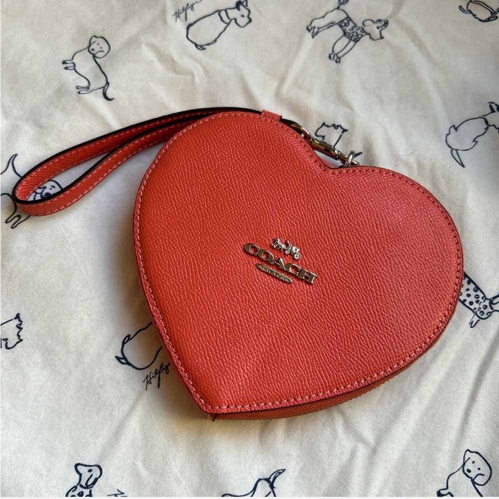 COACH Pink Heart Valentine Wristlet Limited
Edition